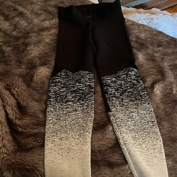 Heroine Sport Tracking Ombré Performance Leggings - Picture 5 of 6